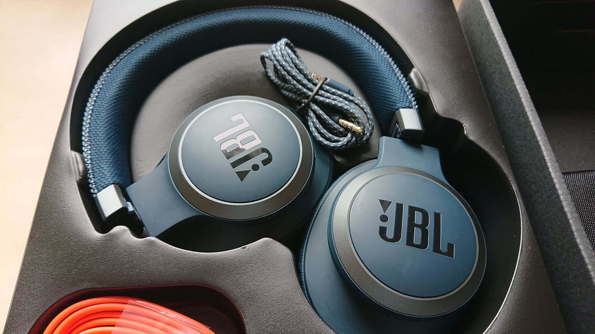 JBL LIVE 650BTNC Around-Ear Noise Cancelling Bluetooth Headphones review: design and comfort