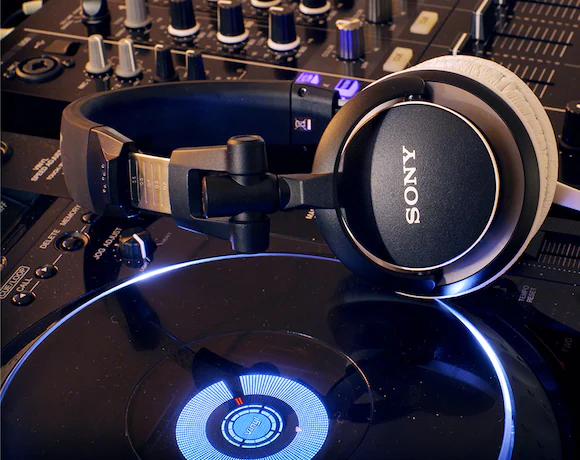 Sony MDRV55 Extra Bass DJ Headphones