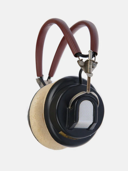 The first pair of modern headphone (SP/3)